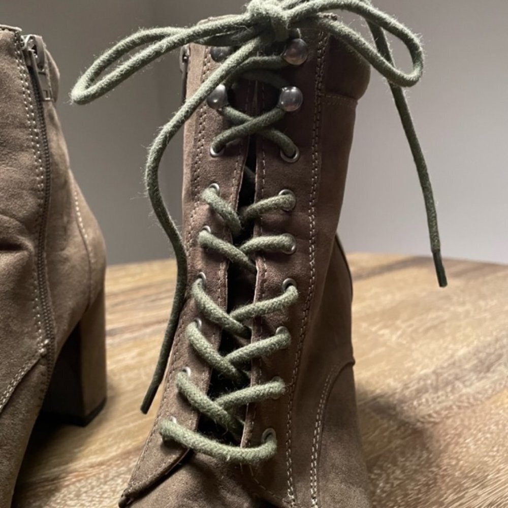 Madden Girl Justine Lace Up Boots Size 10 - Picture 8 of 12